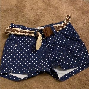 Polka dot shorts with belt